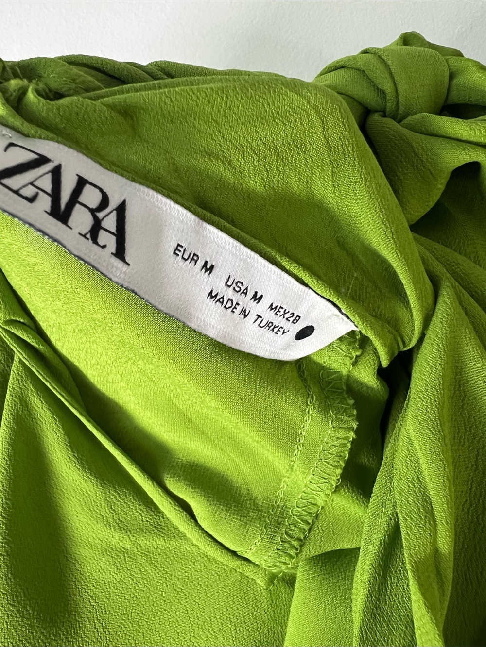 Zara Bright Lime Green Chic Contemporary Balloon-Sleeve Blouse Women’s Medium - Picture 10 of 12